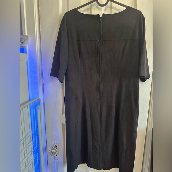 Dress - Picture 10 of 15